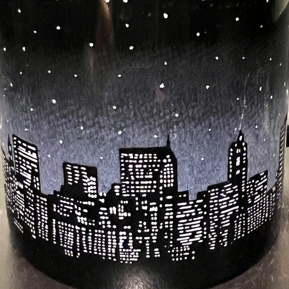 Vintage New York City Souvenir Mug ~ Skyline ~ Twin Towers ~ Statue of Liberty - Picture 4 of 8